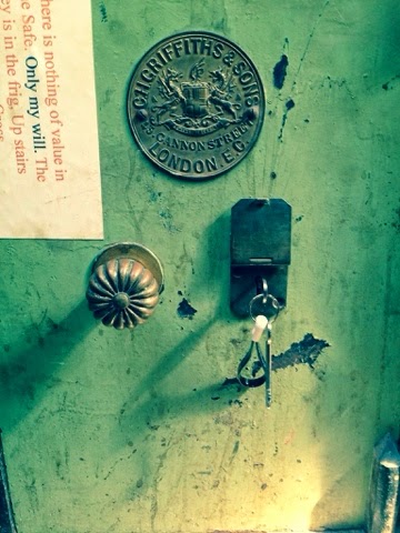 Rekeying a Griffiths & Sons safe - Safe Engineer for London